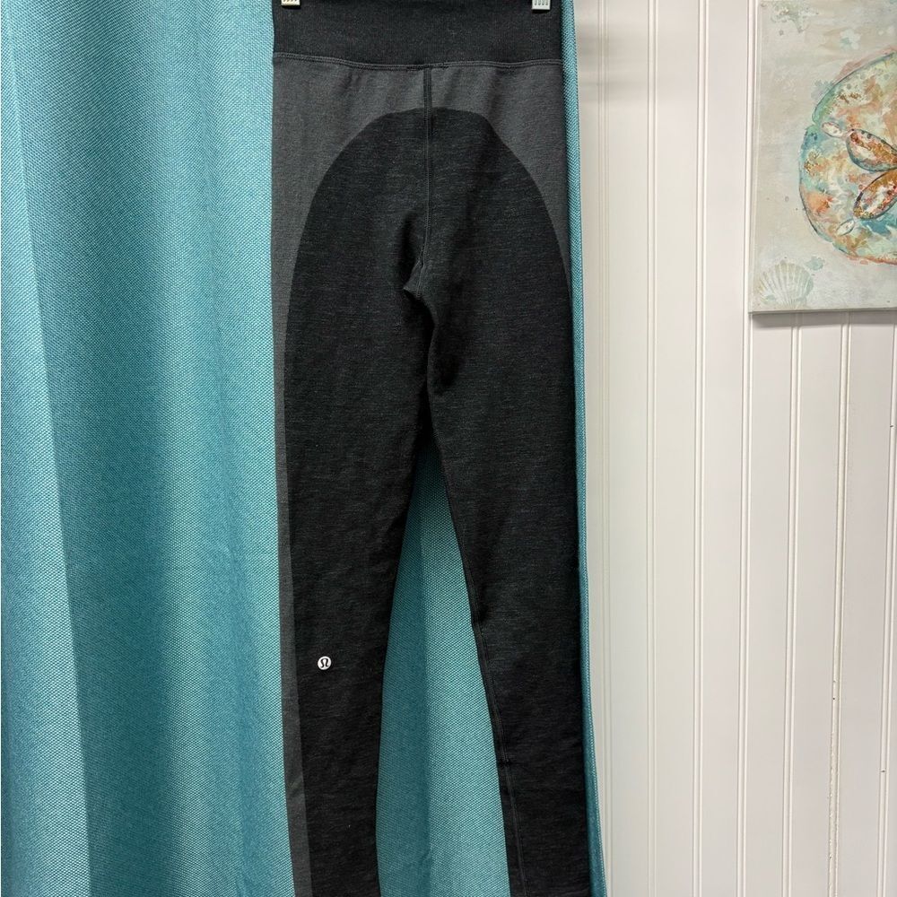 lululemon Black & Gray Leggings Size 4